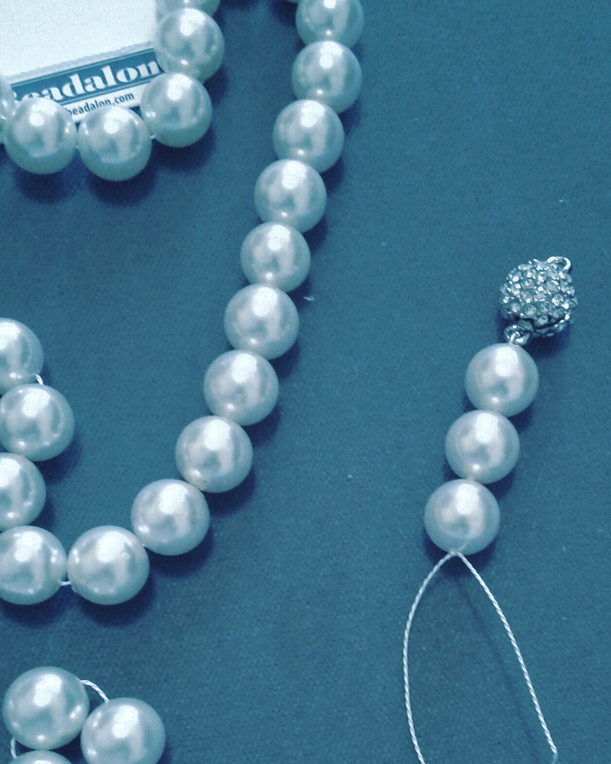 Knotting Your Own Pearl Necklace Jewelry Workshop Summer 2023